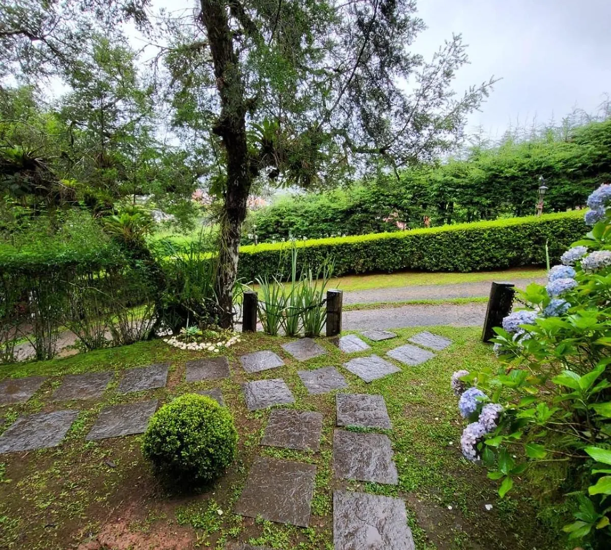 Pousada Atalaia Campos do Jordao Otel